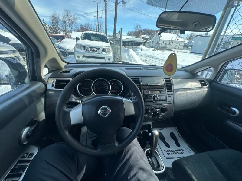 2011 NISSAN VERSA AUTOMATIC NEW SAFETY CLEAN TITLE LOW KM