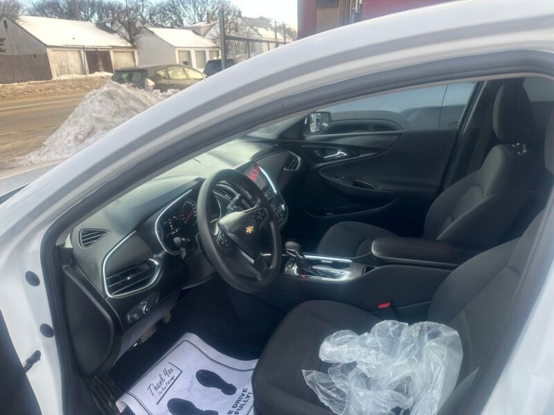 2021 Chevrolet Malibu LT AUTOMATIC NEW SAFETY LOW KM