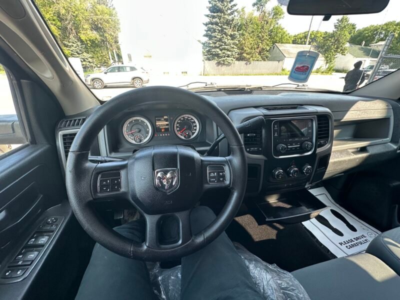 2013 Ram 1500 ST NEW SAFETY CLEAN TITLE LOW KM