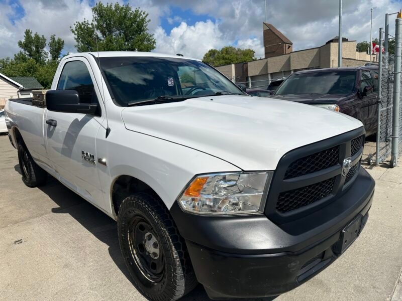 2013 Ram 1500 ST NEW SAFETY CLEAN TITLE LOW KM
