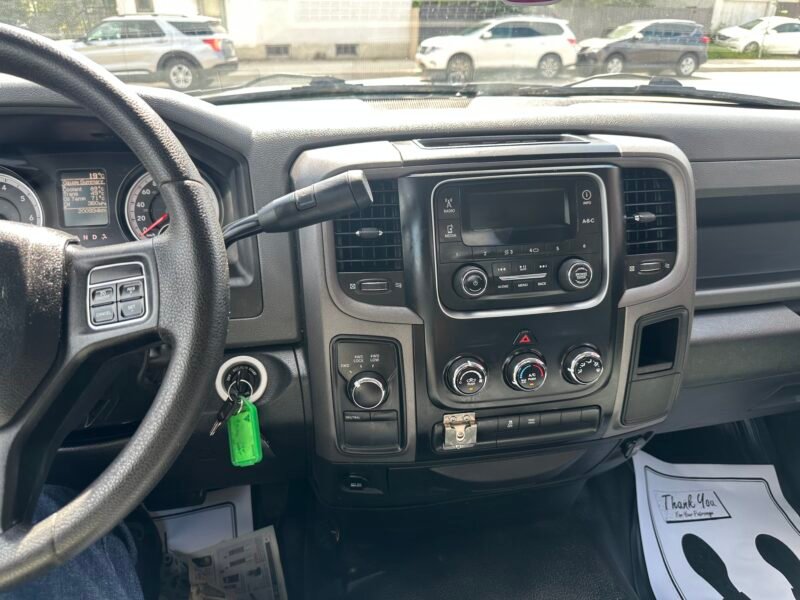 2013 Ram 1500 ST NEW SAFETY CLEAN TITLE LOW KM