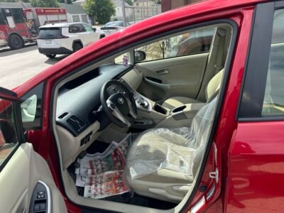 2015 Toyota Prius TOURING new safety clean title low km
