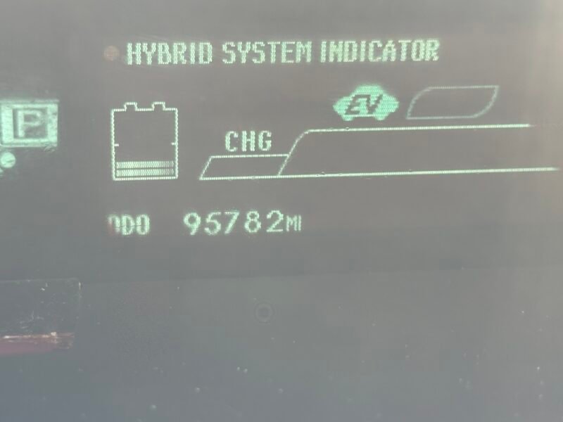 2015 Toyota Prius TOURING new safety clean title low km