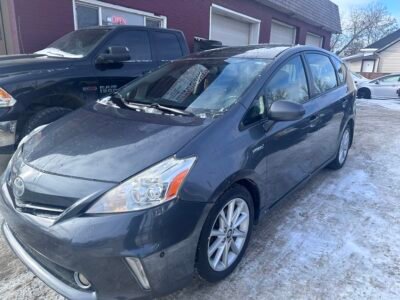 2014 Toyota Prius v Touring LEATHER/SUNROOF/NAVIGATION