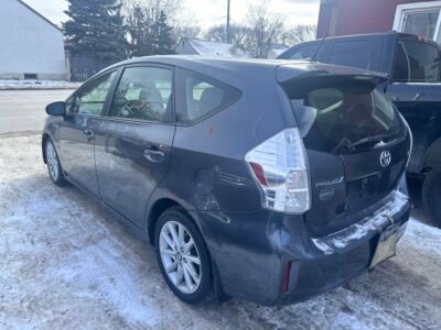 2014 Toyota Prius v Touring LEATHER/SUNROOF/NAVIGATION