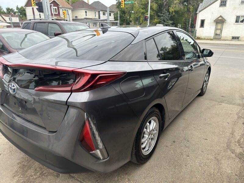 2018 PRIUS PRIME NEW SAFETY CLEAN TITLE
